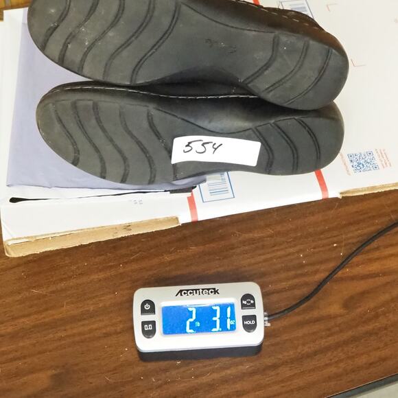 Clarks Women's Cora Rae Button Strap Ankle Booties Black Leather Boots Sz 8.5 - Picture 11 of 11